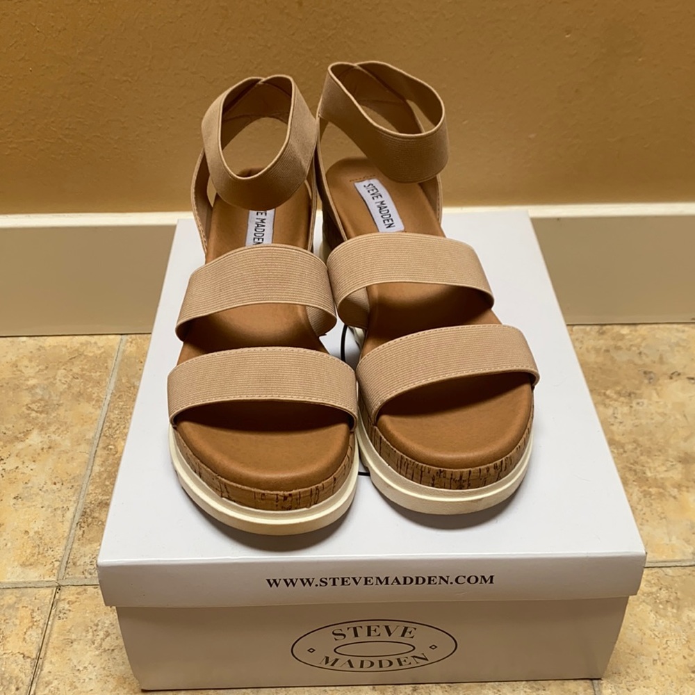 8.5 Steve Madden Bandi Platform
